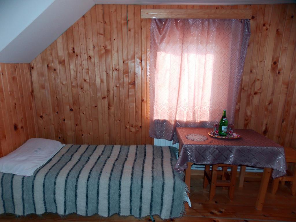 Pensiunea Paradiso Poiana Teiului Zimmer foto